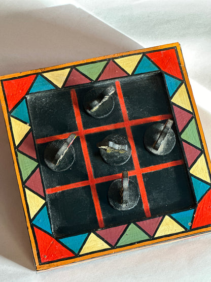 Vintage Game that plays like Tic Tac Toe