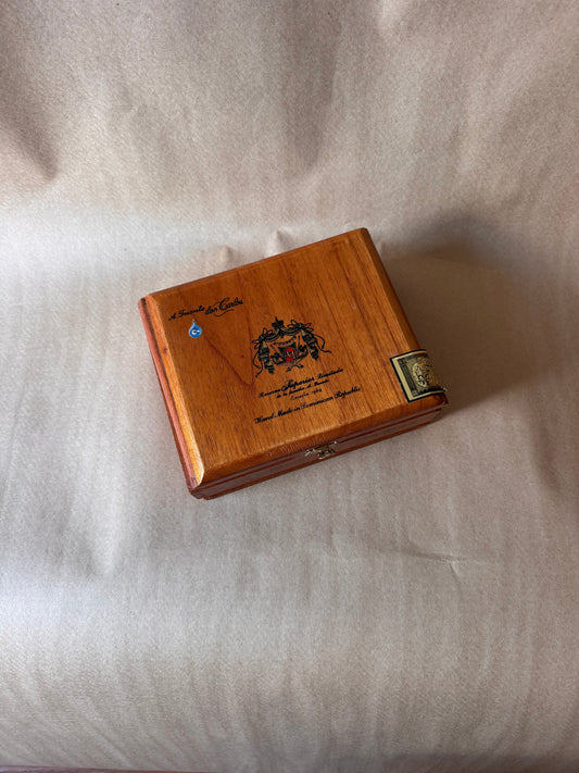 Arturo Fuente Don Carlos cedar cigar box