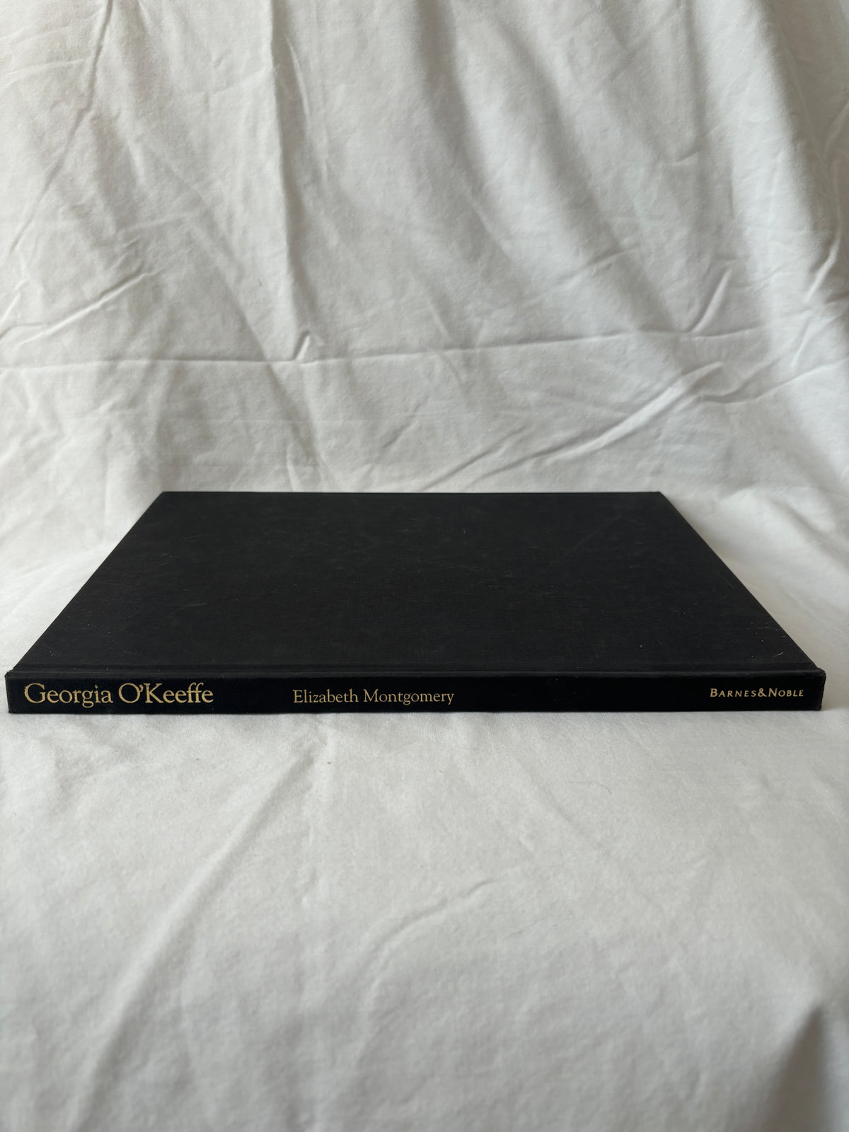 Georgia O'Keeffe by Elizabeth Montgomery, black spine