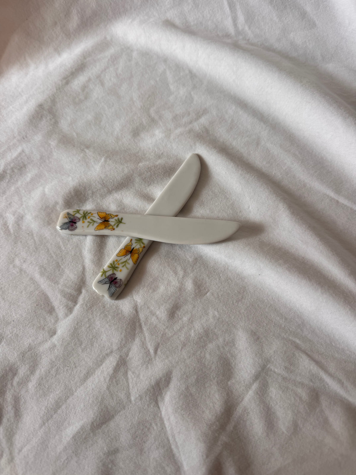 Porcelain Butterfly Spreaders, Pair
