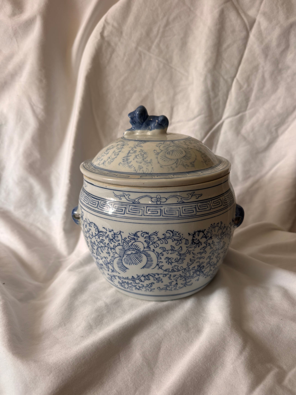Chinese Chinoiserie Blue and White Lidded Jar with Foo Dog Finial