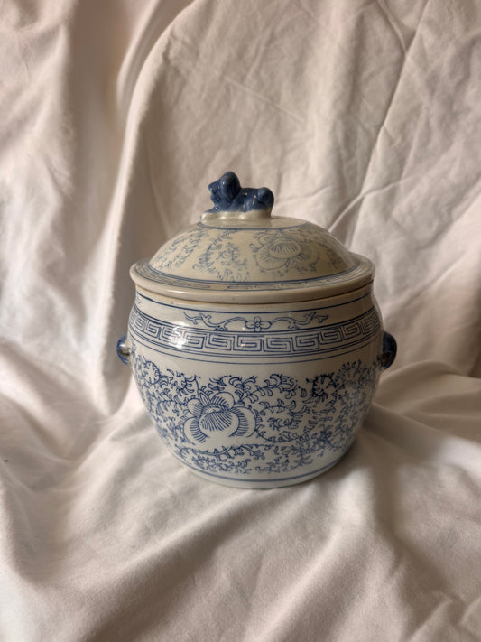 Chinese Chinoiserie Blue and White Lidded Jar with Foo Dog Finial
