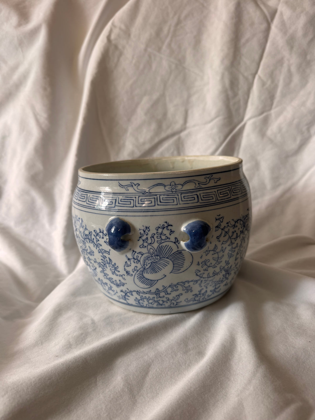 Chinese Chinoiserie Blue and White Lidded Jar with Foo Dog Finial