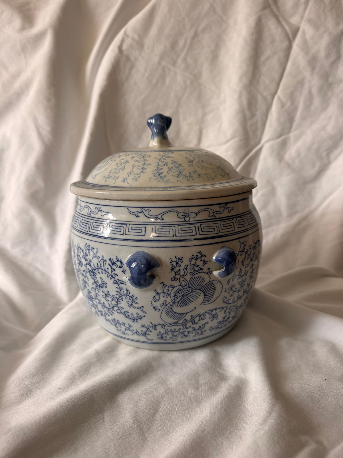 Chinese Chinoiserie Blue and White Lidded Jar with Foo Dog Finial