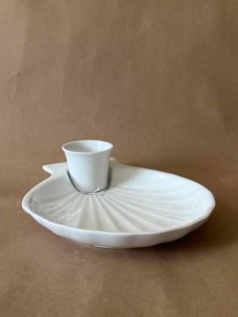 Porcelain Shell Server with Sauce Cup