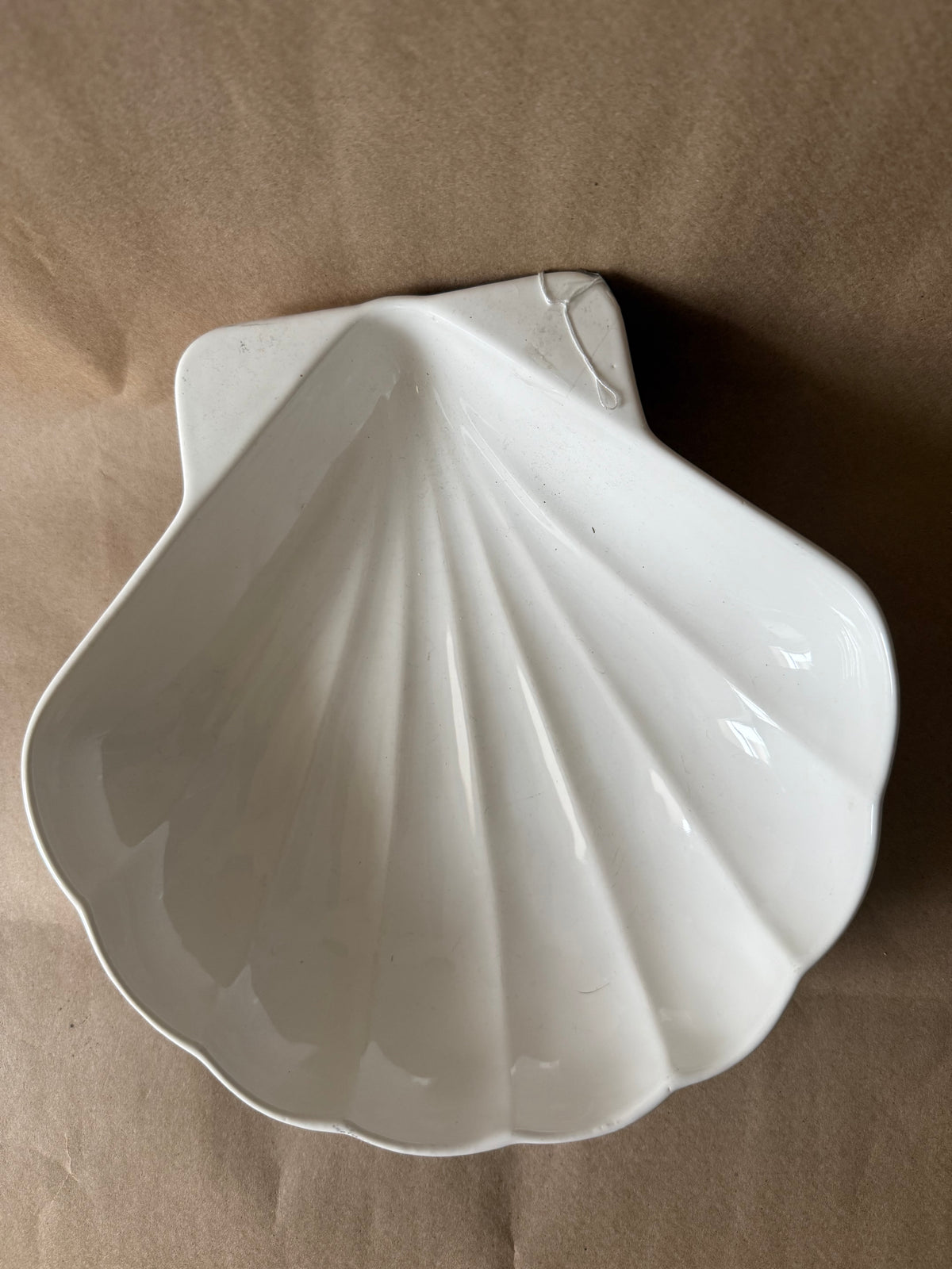 White Ceramic Shell Server