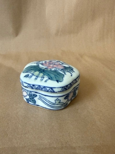 Blue & White Porcelain Lidded Box