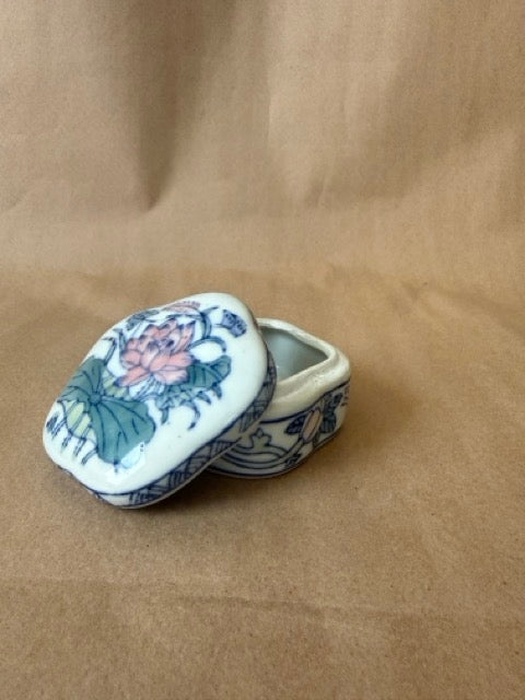 Blue & White Porcelain Lidded Box