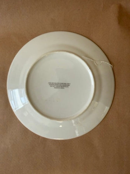 Coyote plate, reverse with decorative-use mark