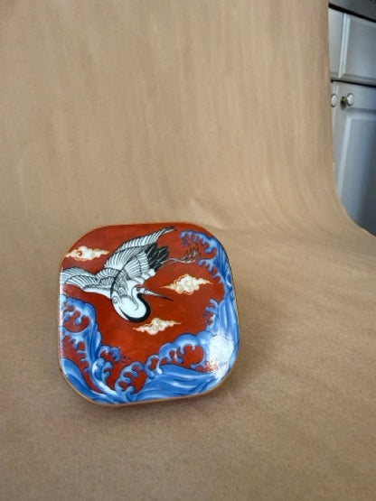 Lidded box, lid from above