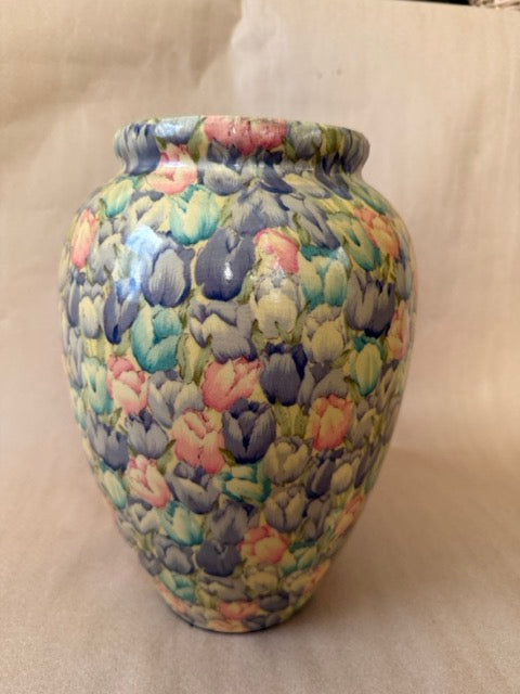 Tulip vase, allover painted pattern
