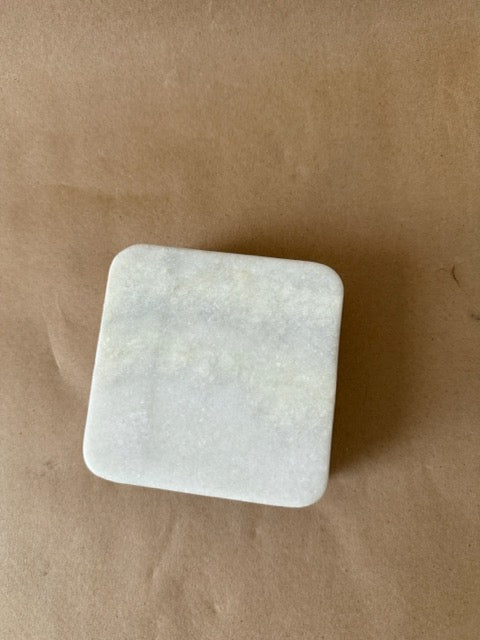 Single marble coaster, veining detail