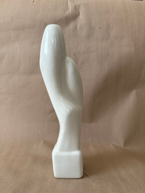 Abstract figure, side profile