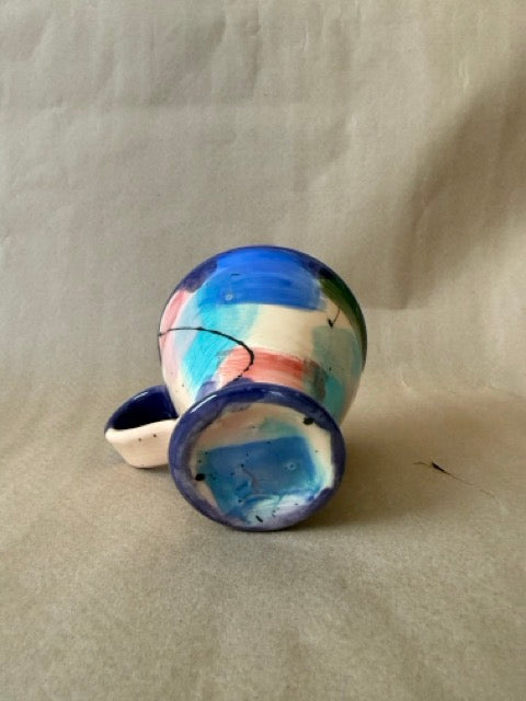 Mug tipped to show the foot