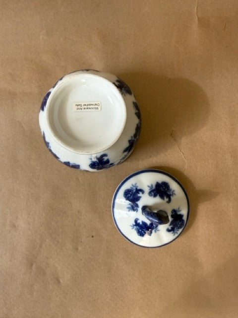 Sugar bowl base and lid