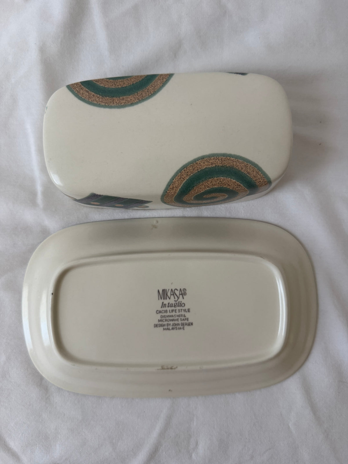 Lid top and Mikasa backstamp
