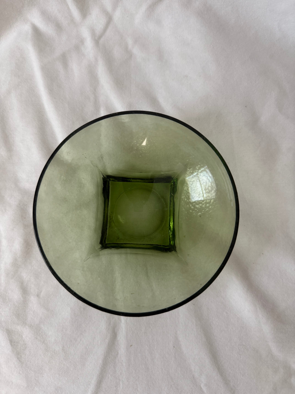 Green bowl from above showing square foot