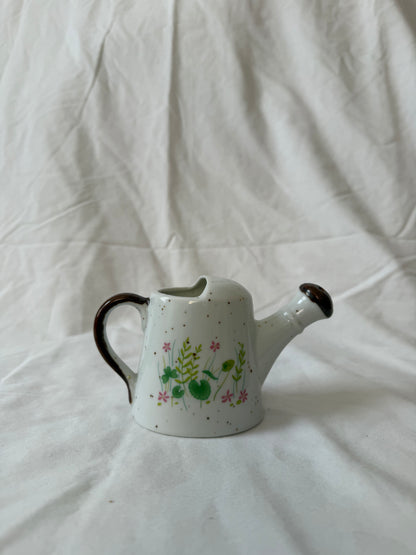 Watering can, other side