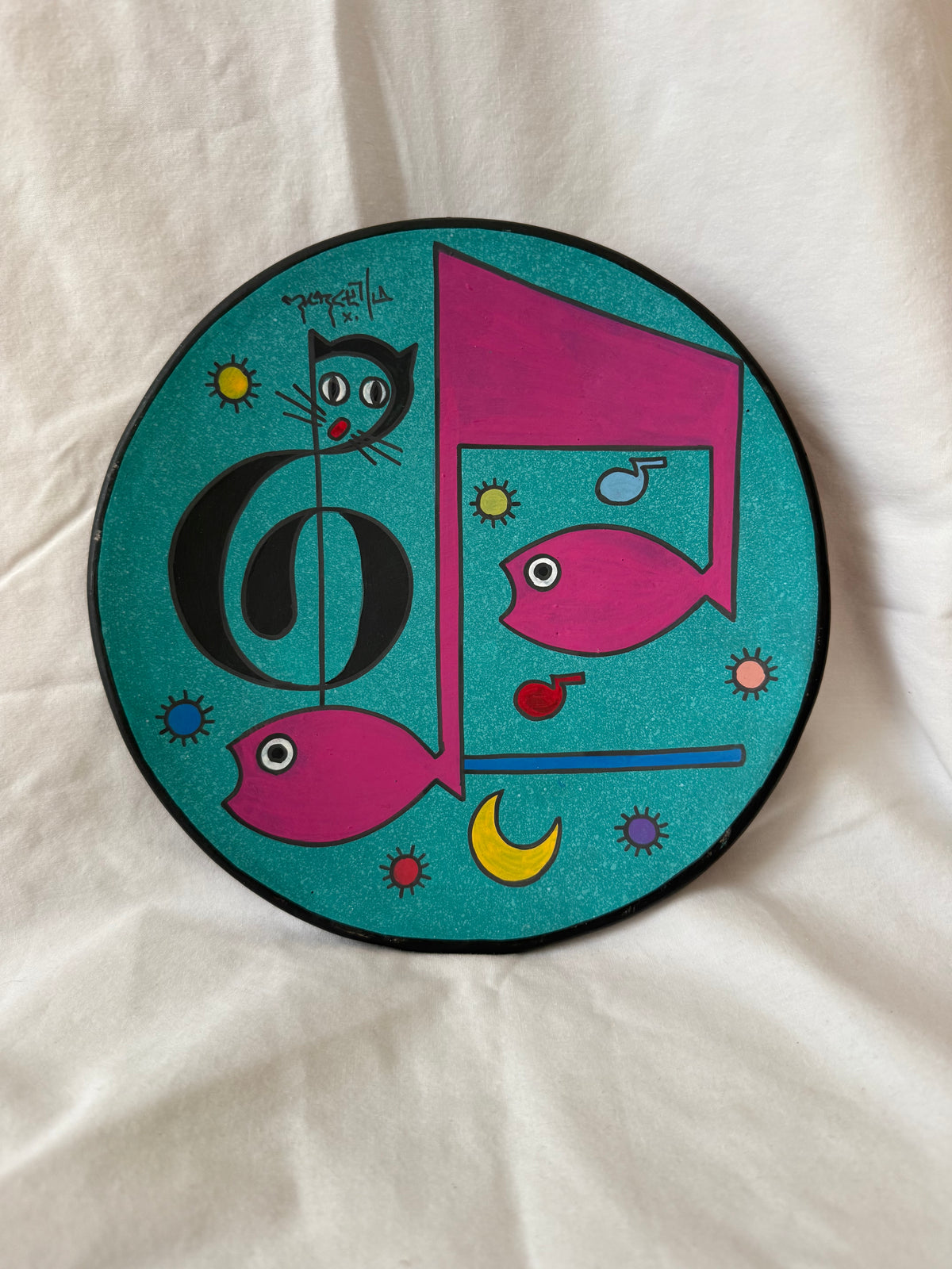 Painted plate, straight on