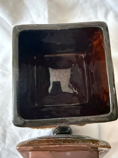 Glazed interior of the jar