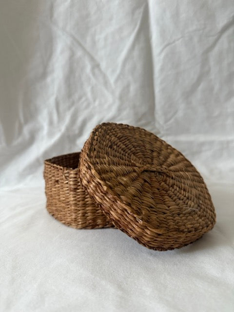 Woven Grass Lidded Basket, Low Hexagon