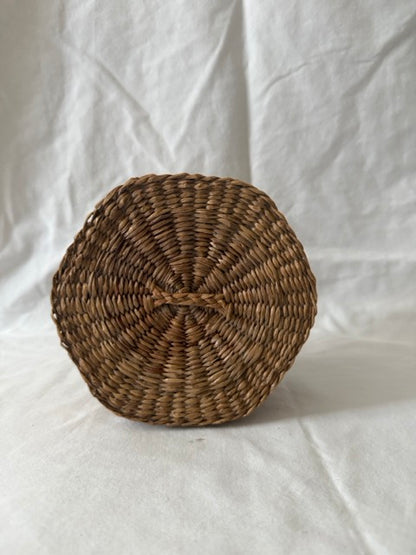 Woven Grass Lidded Basket, Low Hexagon